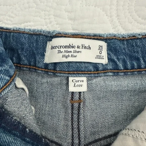 Abercrombie Curve Love Mom Shorts High Rise Distressed Raw Hem Size 25 - Picture 2 of 16